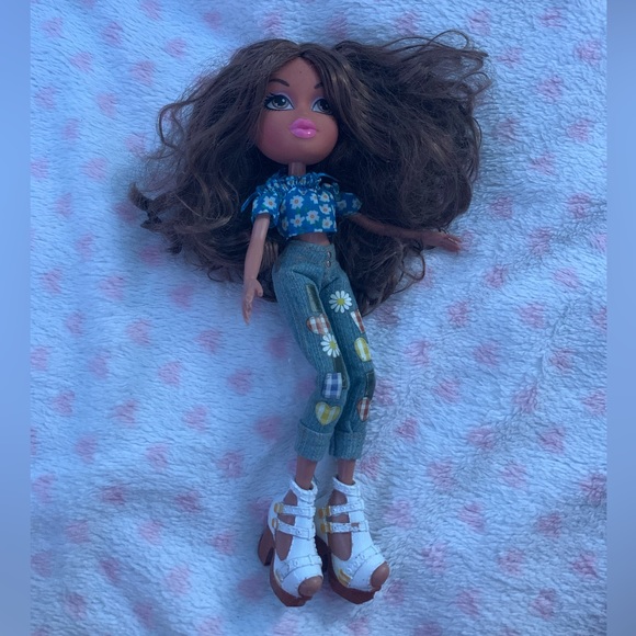 2015 “hello my name is yasmin” bratz doll - Picture 1 of 3